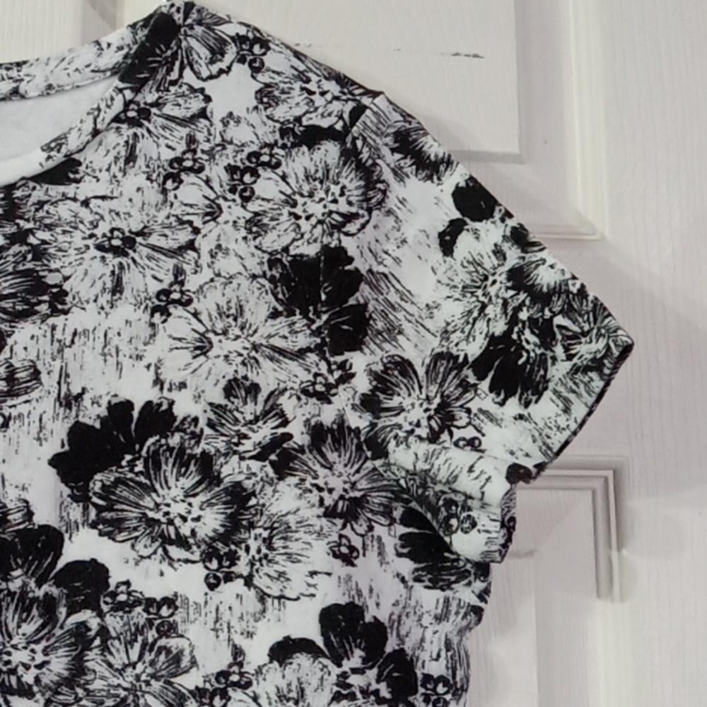 Studio Works women's top - Picture 2 of 5